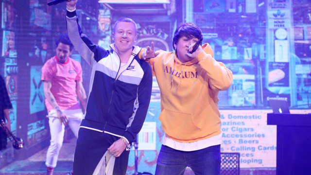 92.3 AMP RADIO tweet media