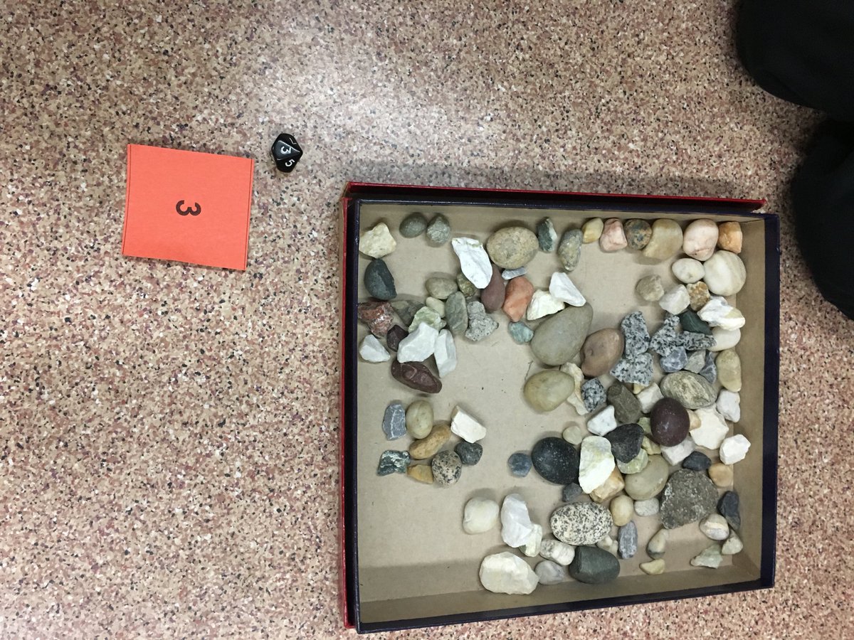 NicoleDesy1's tweet photo. We’ve been practicing counting and comparing sets using different materials! #whohasmore #lessthan @JarvisSchool @deltasd37 @SD37numeracy https://t.co/31XG9ScH53