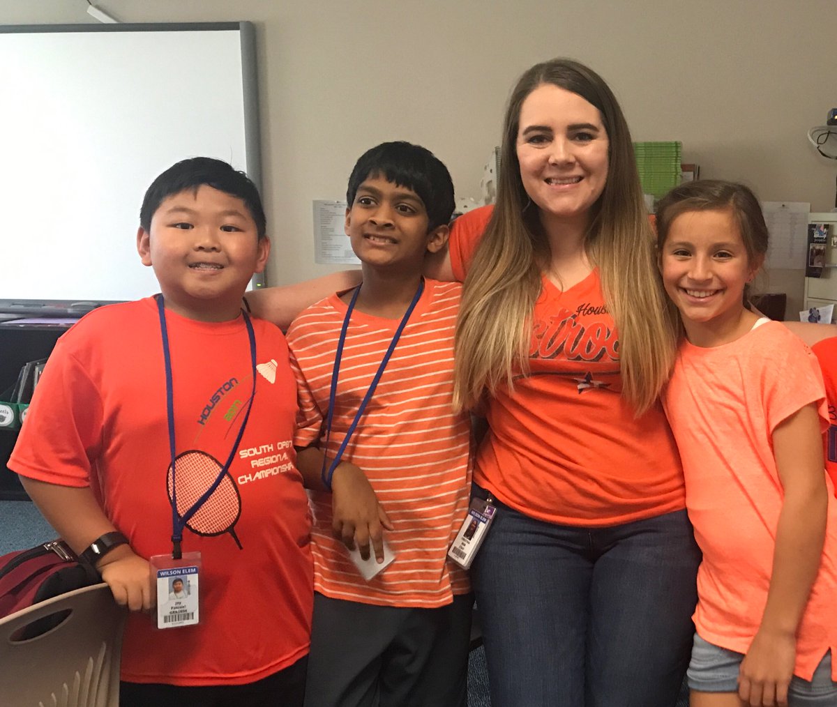 cbe_bibb's tweet photo. Wearing orange to support  @HoustonDynamo #twehowl #forhoustonforever @TWEHowl https://t.co/nfJKLlouEt