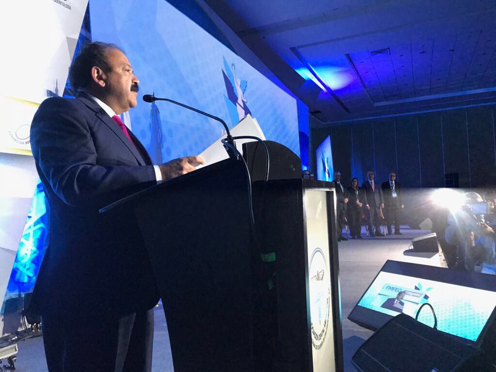 SSaludCdMx's tweet photo. El Dr. @A_Ahued participa en el XXXV Congreso Internacional de Odontología, organizado por la Asociación Dental Mexicana #ADM, la Agrupación Mexicana de la Industria y el Comercio Dental y el #FMFEO. https://t.co/dC4otrjEyY