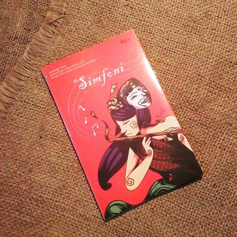 Simfoni

Berisi kumpulan puisi pilihan dari Festival Sastra Bulan Bahasa 2017 FIB UB  Harga: 45.000