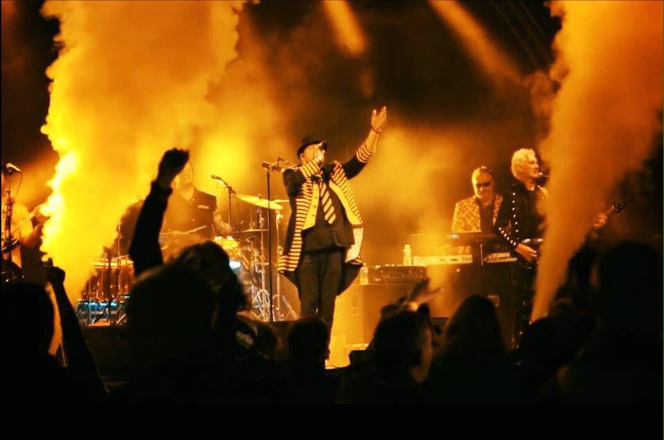 THE ROCKSTIEREN WILL ROCK YOU
Zaterdag in de kantine van vv DOS Kampen met De Rockstieren da's pas een knallend feest! 
Muziek uit 60 jaar pophistorie.
GRATIS entree bij de periodetitel. 
Bij geen periodetitel gaat de voetbalkantine om 20:00uur open, kaarten 5 Euro aan de deur.