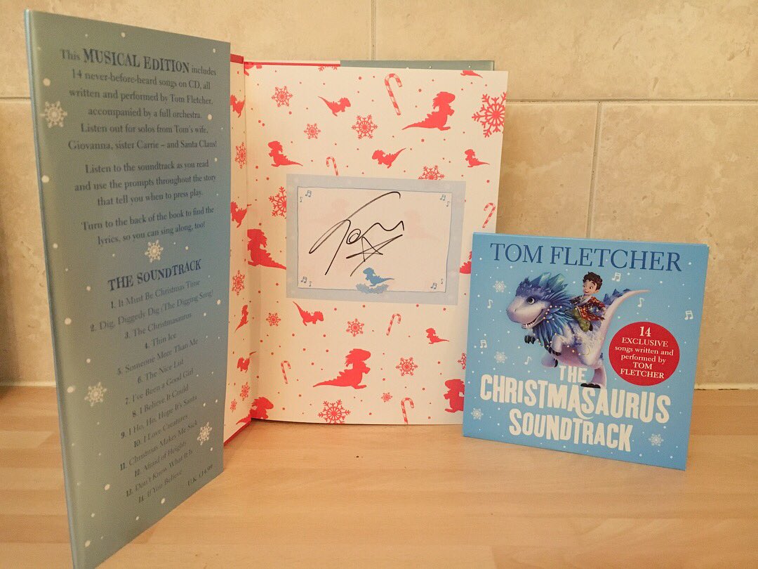 _rlbarnes's tweet photo. I bought this for my future children, absolutely not so that I can sit and sing a long to the CD whilst reading the book.
I
REPEAT
ABSOLUTELY NOT
FOR ME.
NOT
FOR
ME.
#christmasaurus #musicaledition #signedcopy @tomfletcher https://t.co/JNLkQ29pvR