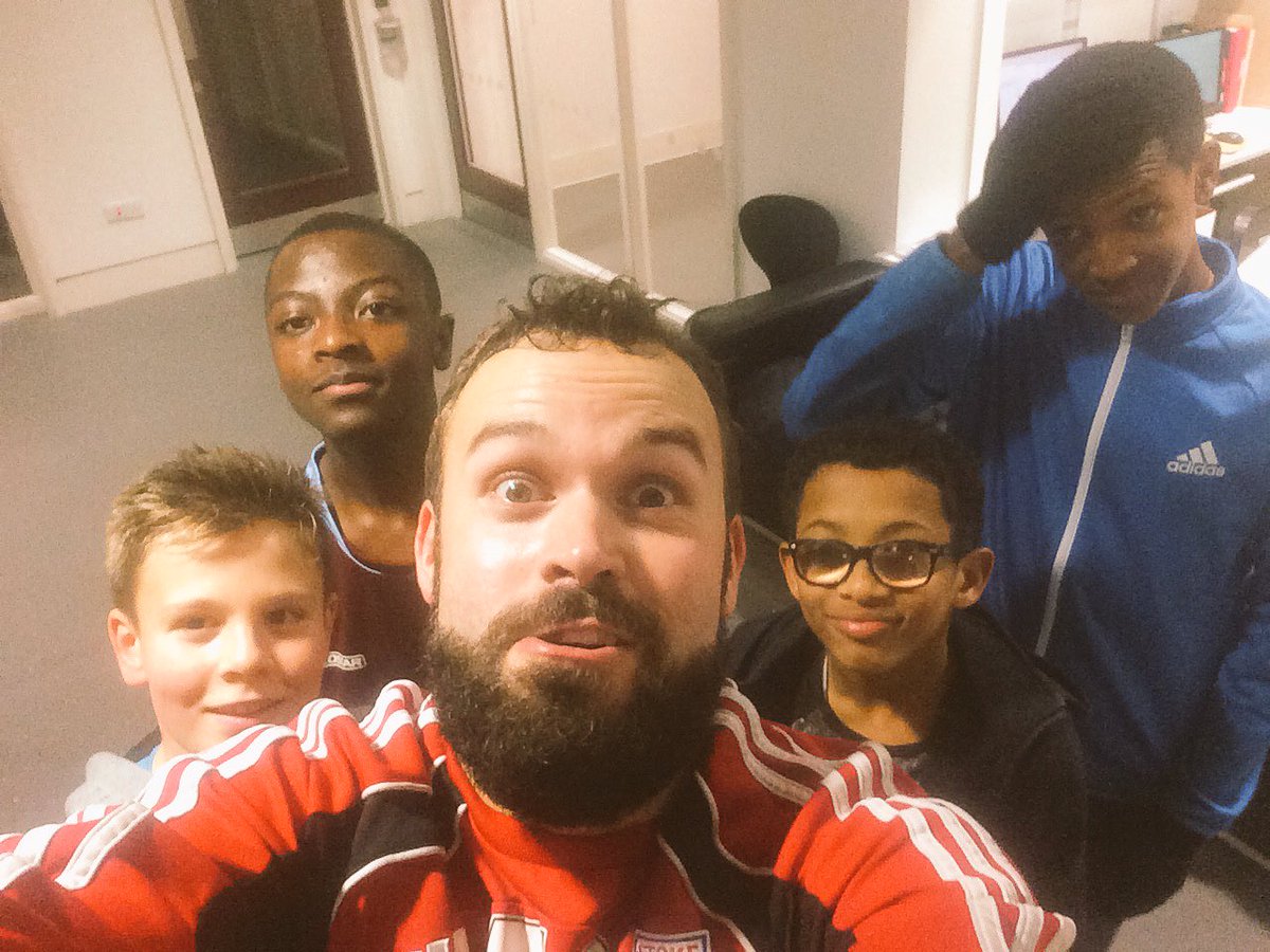 LAHBoarding's tweet photo. Great football session tonight. #LAHFamily #Squad #Ballers https://t.co/LtK7NJ6y90