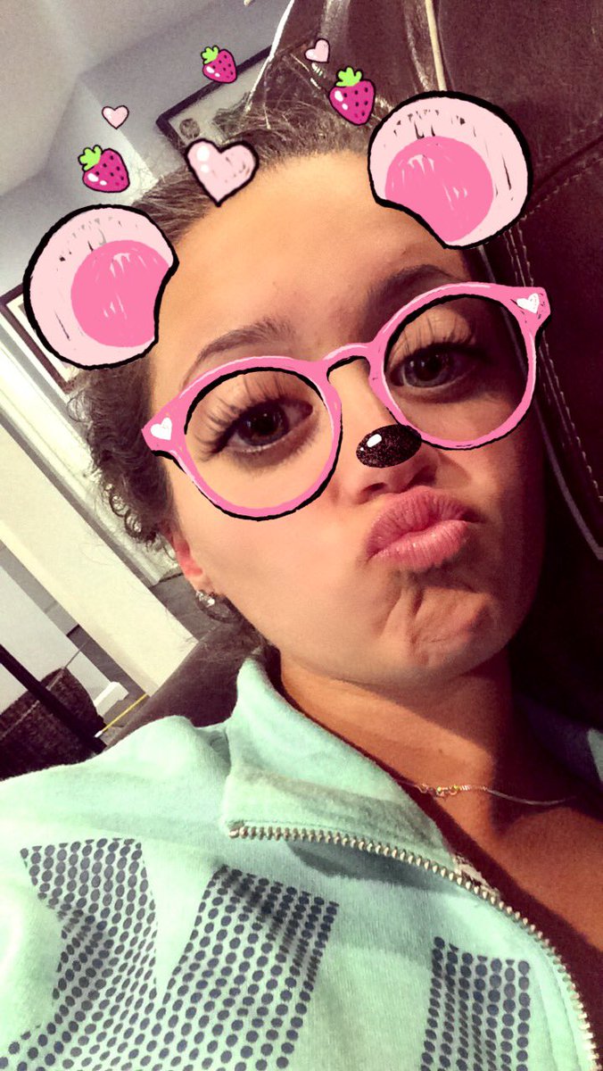 evlemoine2's tweet photo. HAPPY BIRTHDAY!!!🎉🎊:)) see you soon, hope you like the pictures don't yell at me later for them😅😊❤️ love you thanks for being the best😘 @Morgan_obrien16 https://t.co/BokSXzXla5