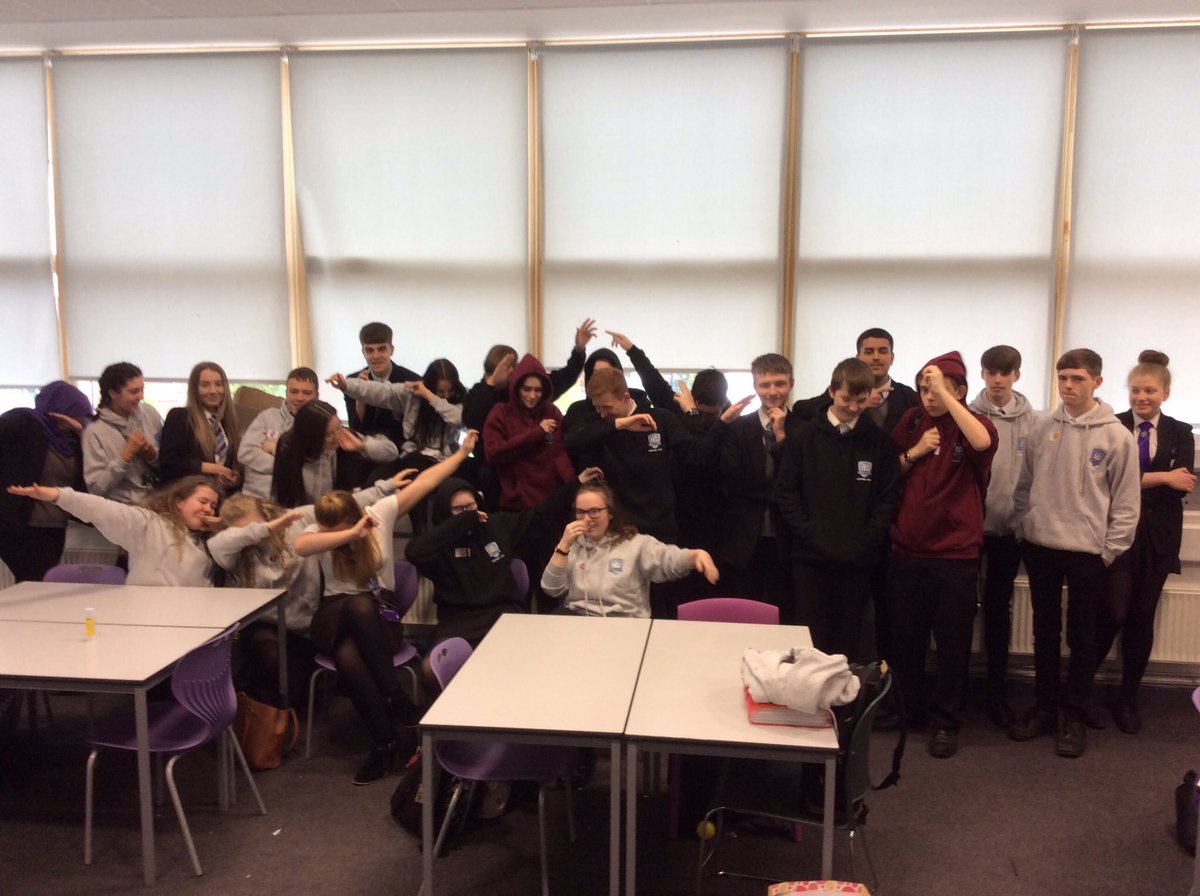 CsChloestatham's tweet photo. It was so great to see all these lovely faces at Celebration Evening tonight! So proud of each and every one of them and miss them so much! I can’t wait to see what the future has in store for you all!! #11B1 #TeamHistory #ProudTeacher #Love https://t.co/aWhJEFFUkO