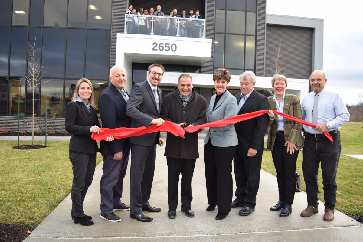 SherbInnopole's tweet photo. Inauguration officielle d'#EspaceLABz : Merci à nos précieux partenaires dans cet important projet pour les jeunes entreprises en Sciences de la vie à #Sherbrooke > La @VilleSherbrooke, le CPIB, le CPIS, et merci également à @DevCanada! https://t.co/LuhLPMennW https://t.co/1eqzlGFUYP