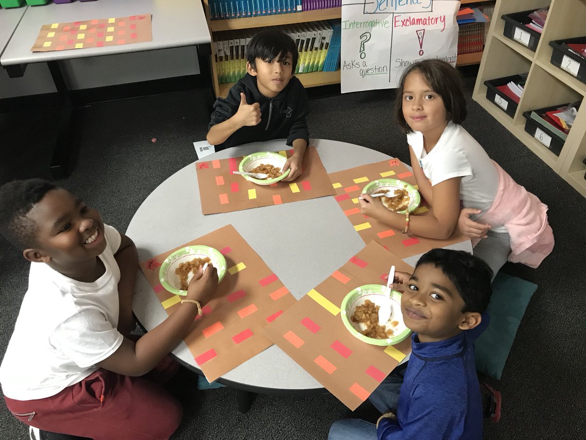 HeatonMubeen's tweet photo. We enjoyed a scrumptious applesauce feast today! 🍎#HuskyPride @HaunElem https://t.co/ubbAudR1I6