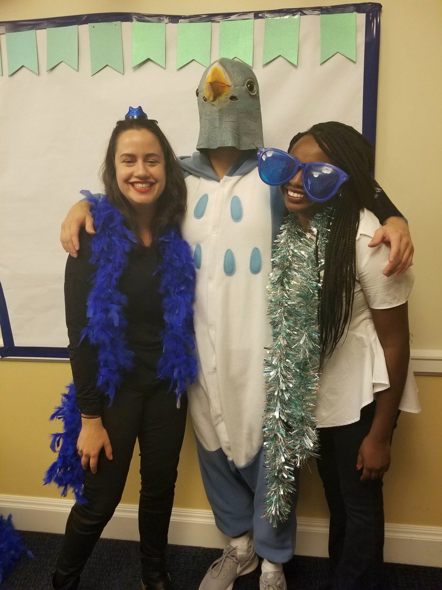 MBAHoos2019's tweet photo. Section D ♥️♥️♥️🐣🐣🐣 #feedthebird #branchallenge https://t.co/cOKV7rZYPI