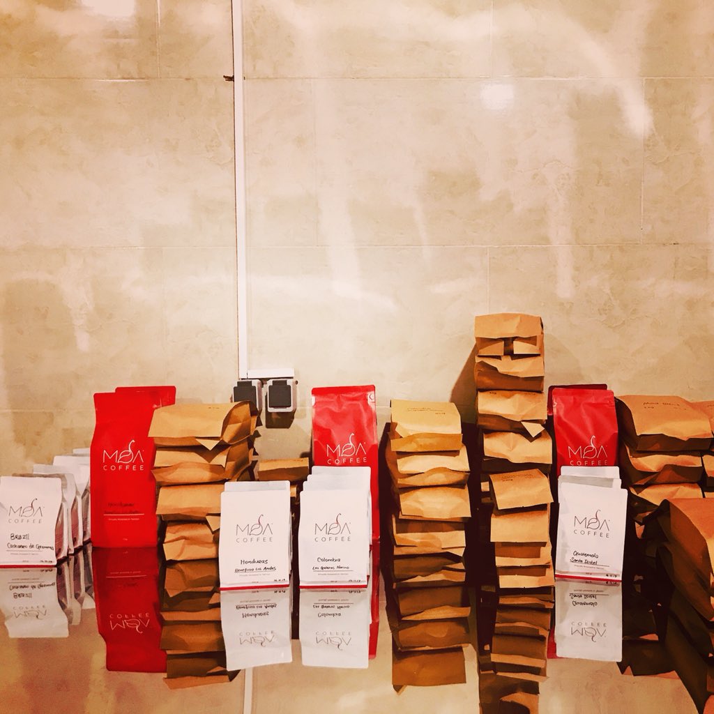 CoffeeLabNZ's tweet image. The first production roast in Tehran, Iran of our new company Moa Coffee ☕️ #moacoffee #coffeelabnz