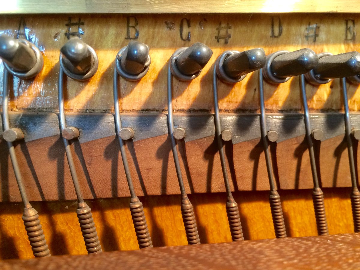 petecohn's tweet photo. If this old Piano had a Twitter account, it sure could tweet. https://t.co/cEyaH6CUlS