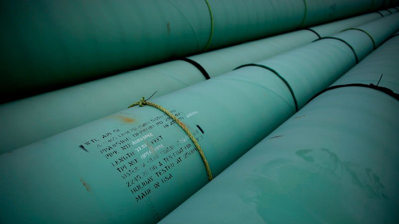 Jezebel's tweet photo. The Keystone pipeline has leaked 210,000 gallons of oil in South Dakota https://t.co/JLzbvtfoW9 https://t.co/7sspcGwPXh