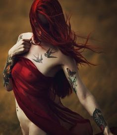 MadQueenStorm's tweet photo. as dying crimson
cools to roseate bronze
sunset passes swiftly
into autumn twilight
I feel Hecate stir within
drawing closer to my skin
and I await the kiss
of first starlight ☽✪☾
#fsmy #poetry #vss #amwriting
#photo #art by Ralph Miller https://t.co/zijqXvUyqm