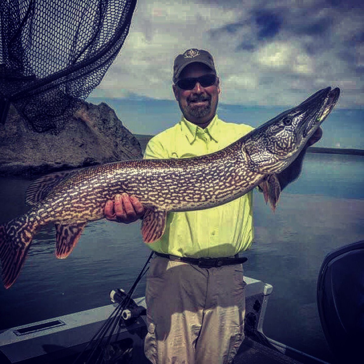 #throwback to Uncle Jeff crushing a monster! Great fight and better release! 

#ThrowbackThursdays #fishing #bigpike #familyfun #FishOn #fish #family