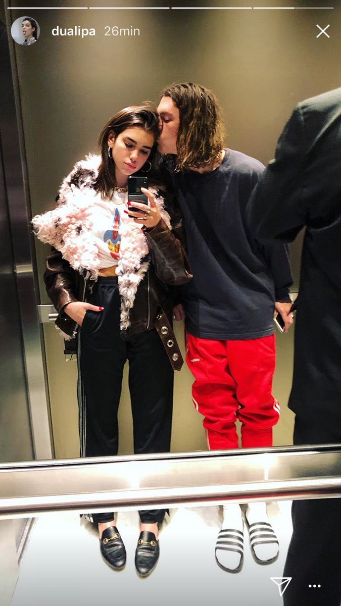 withdualipa's tweet photo. No pueden más 😍 https://t.co/aViSwwuay8