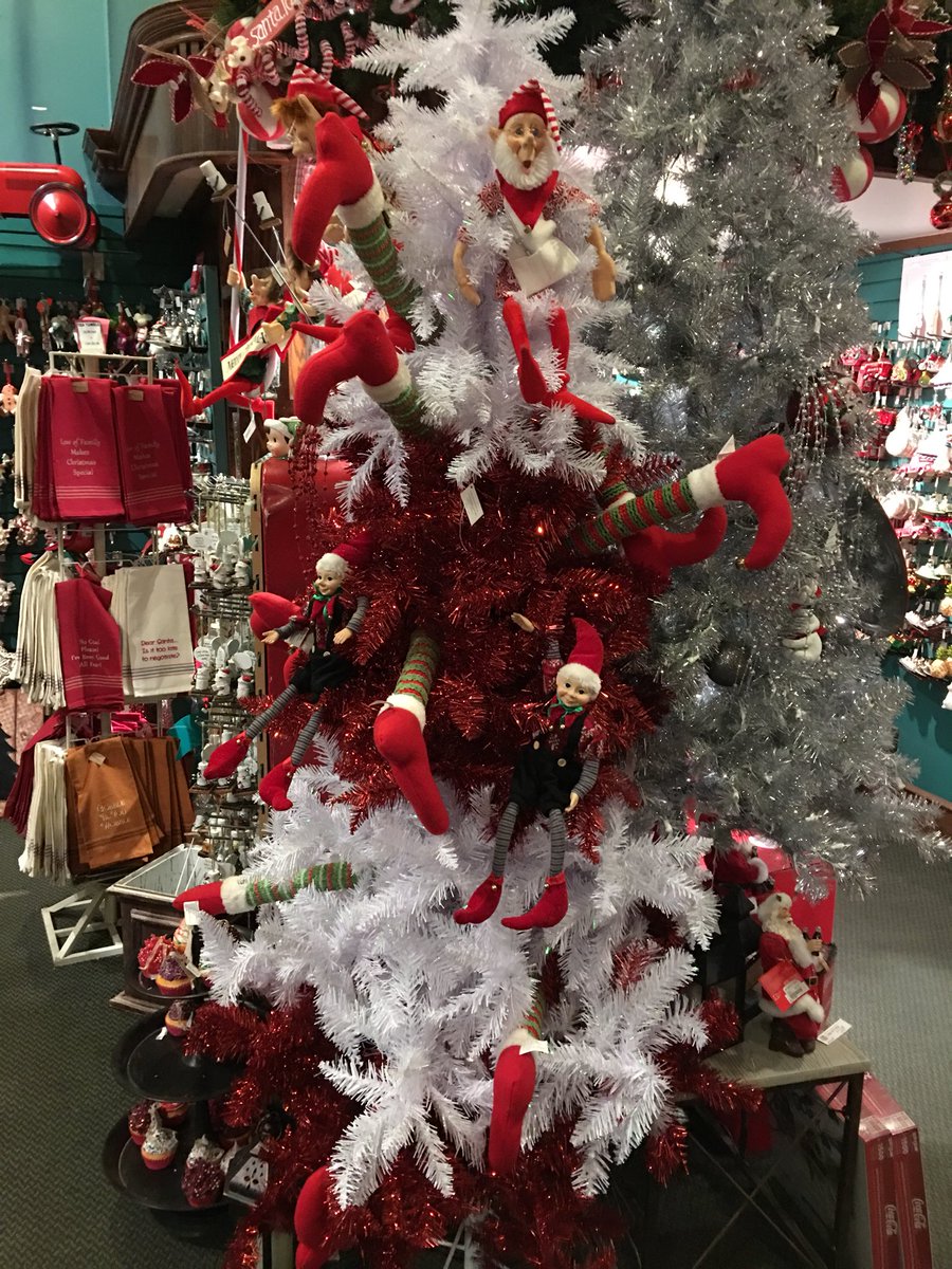 seagullsooke's tweet photo. Show your LOVE this holiday by supporting the https://t.co/LSbljB5Zhl π Where volunteer Shoebox Elves distribute shoeboxes to women living in shelters π #JustGiveLove #KindnessIsCanadian #charities #shelters #abuse #victims #community #volunteers https://t.co/yoSi5G5JUo