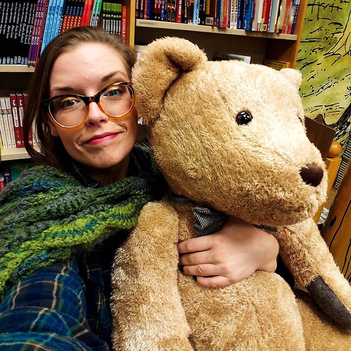 BNNashua's tweet image. Anyone need a bearhug?

#bnbuzz #stuffedanimals #humanforscale #teddybear
