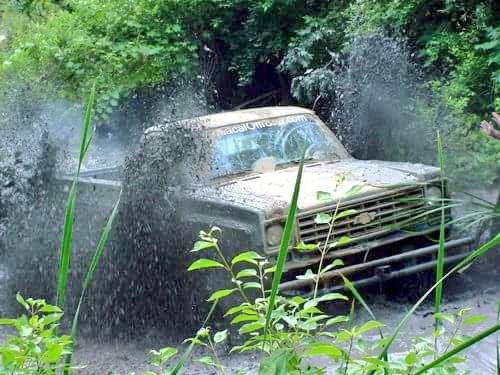 fyvie2's tweet photo. Square body Chevys make me happy. 

#GotMud #MoundsORV @MuddyOffRoad https://t.co/ZK2LEPHCh4