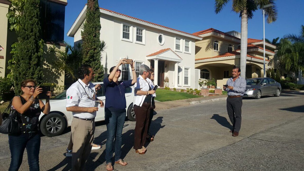 Mirada_Continua's tweet photo. Taller de fotografía Móvil en Tampico con la gente siempre activa de Remax Global Go y RE/MAX ONE. #MiradaContinua https://t.co/yZ52vVOIJr