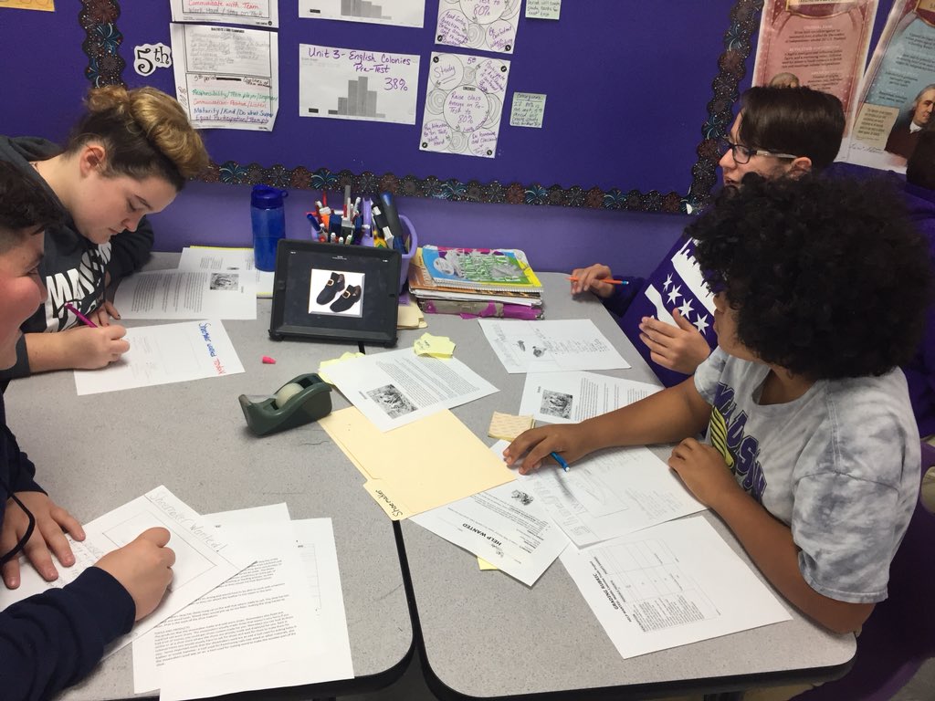 MMS_Panthers's tweet image. Social studies classes using technology to create advertisements #ApplyLearning #GreatDay2BAPanther #CheckOutMMS