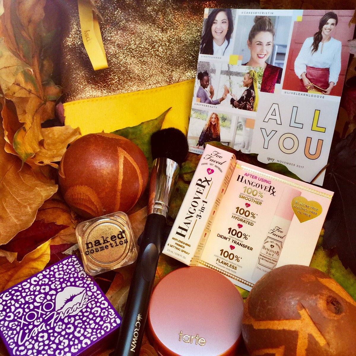 RavanAlexandra's tweet photo. November @ipsy is here! Find out if it lived up to the Spoiler! https://t.co/ucOKlKmrQ5 #IpsyGlamBag #ipsyallyou #ravanreviews #subscriptionbox @tartecosmetics @CrownBrush @LAQAandCO https://t.co/i6iD1UtvB5