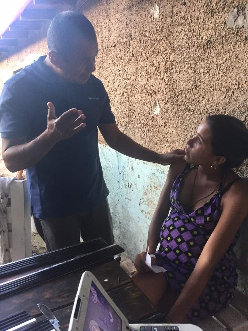 pinooscarr's tweet photo. #16Nov Contacto #CasaxCasa Sector La Cruz de Manzanillo #PorElRescateDeAntolin #OscarPinoAlcalde #SomosAntolin https://t.co/XJFhM95DlM
