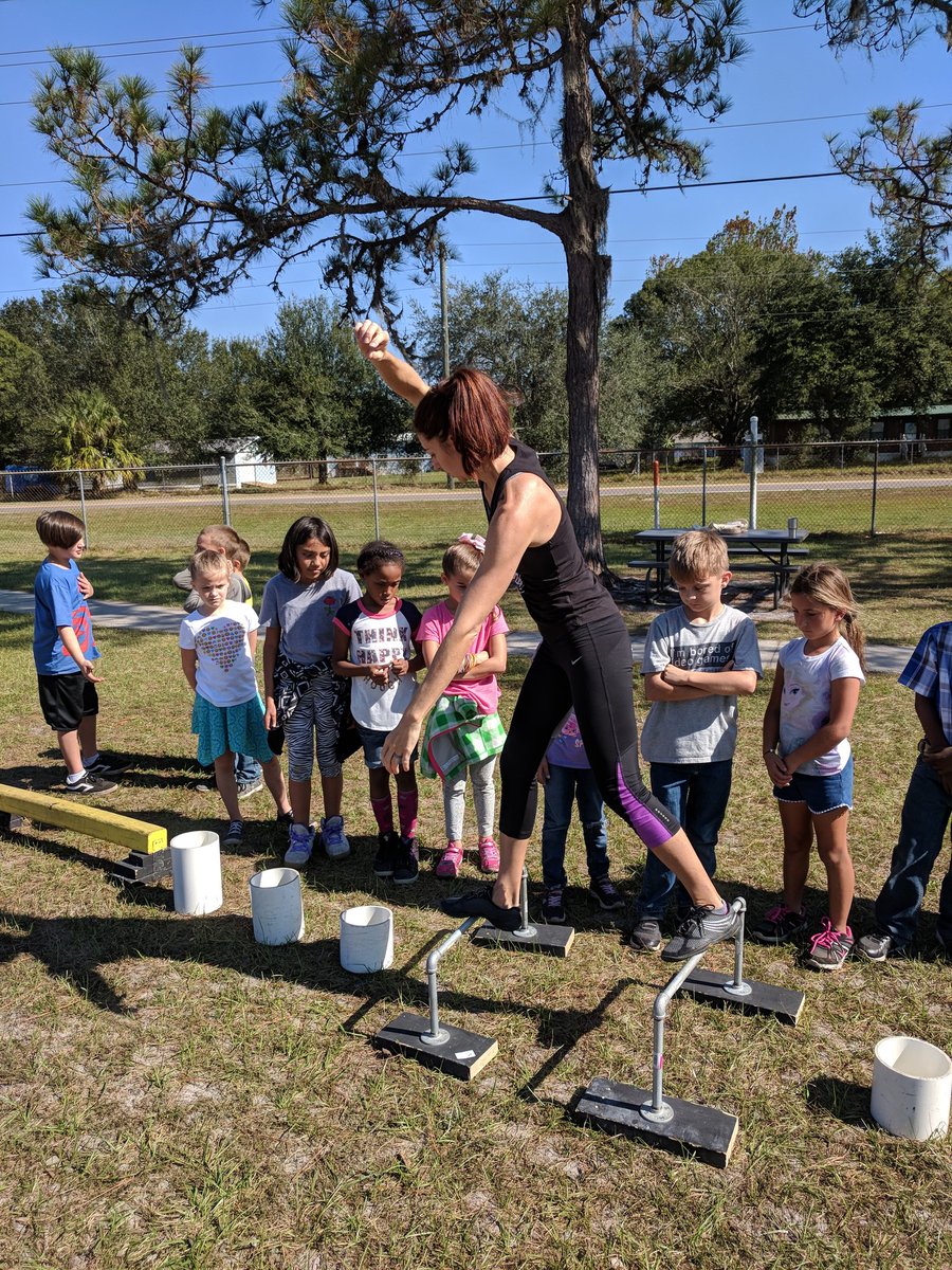 MrsTAndersen's tweet photo. A fun day...the Great American Teach-In capped off with a session with an American Ninja Warrior! @HCPSSummerfield https://t.co/Daxm0VTdaW