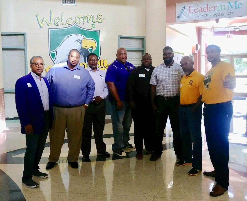 HoustonQues's tweet photo. Real Men Read Initiative at Thompson Elementary School in Houston, Texas. 
#OmegaWeek2017 https://t.co/Npap8OxHTB
