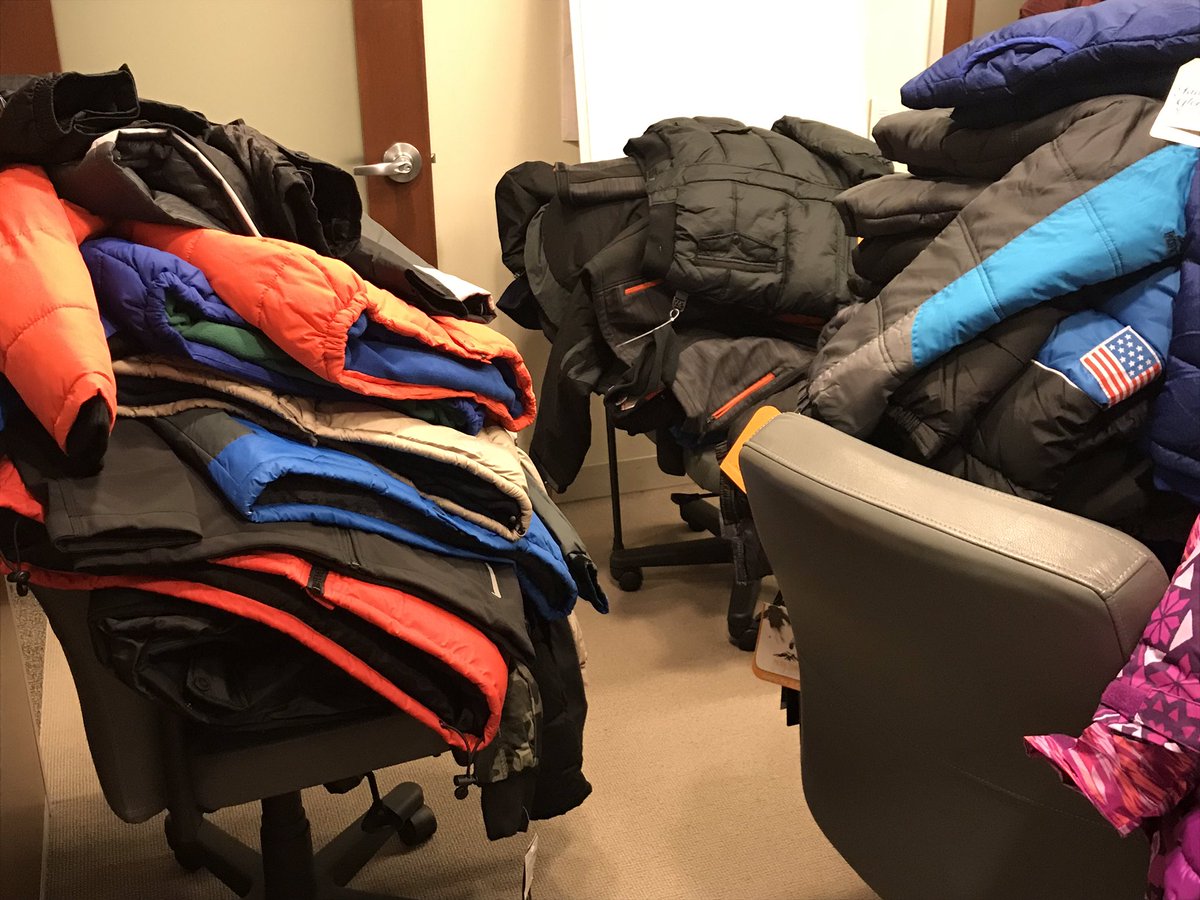 UFTMS_Division's tweet photo. We are getting ready for our Thanksgiving Celebration, with over 300 coats for our children!!! #unionproud https://t.co/d5gd1PkBdV