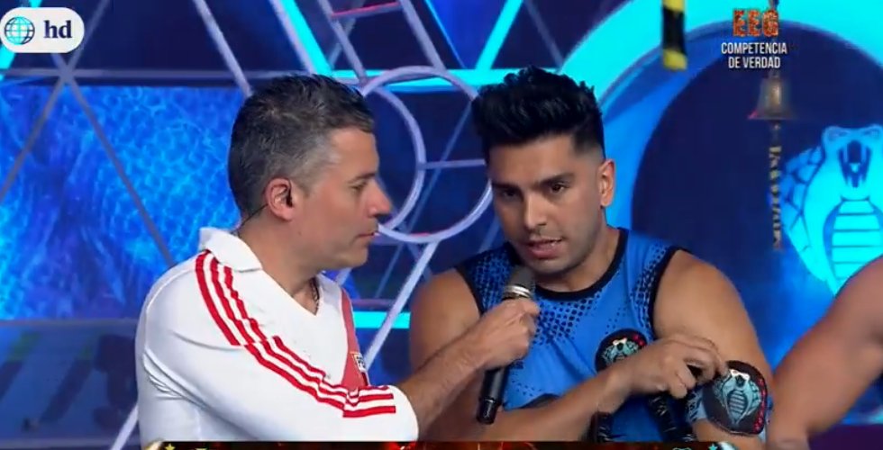 estoesguerra_tv's tweet photo. #HoyCelebroConEEG ¡INESPERADOOOO! 😱 Rafael es elegido como el nuevo CAPITÁN de LAS COBRAS 🔥
MÍRALO GRATIS (Perú) EN @AmericaTVGO ► https://t.co/zCUbvsm4Li https://t.co/T3BKKib6he
