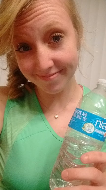 PaigeHoneycutt1's tweet photo. Water couldn't taste any better! #MadeItToDay3 #beachbody #IsoStrengthChisel https://t.co/hl7r8ZELMa