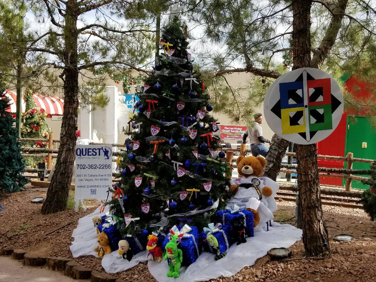 Questata's tweet photo. Who’s gonna have the best lookin 🎄 at the Magical Forest? QUEST😎👊🏻 https://t.co/JtKBz80e8U
