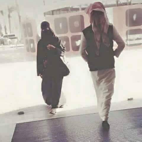 حزني على ذآك آلآؤآن ،
سوّى : علآمھ / فآرقه !
ْ
مآ زآلت آلدنيآ : أمـآن ،
مآزلت قلبي : سآرقــه !
ْ
أصلاً مگآتيب آلزمآن ،
تحب شخص ؟ تفآرقه!