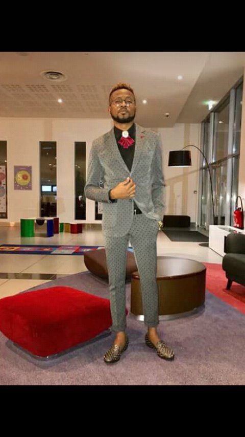 Christe72362257's tweet photo. @roodyroodboy Doub blan mouri nan mn Baky Roody f 2 kabèsss a doub 6 tonerrr mn zokoko 
Gad mw ki timoun leglizz m nan zokoko mizik la rive sou mwen anpil love atiss https://t.co/kQPrVHCB7g