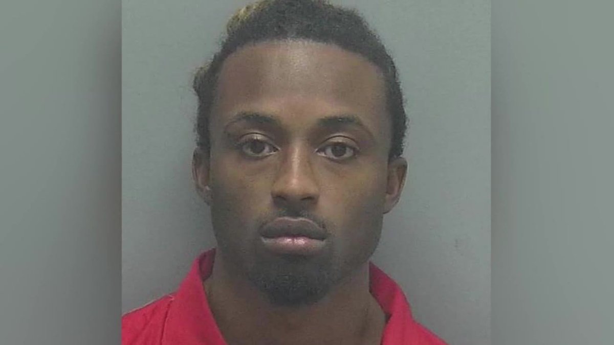 Father leaves 2 sons alone in car while inside strip club bit.ly/2ip0HDc?utm_so… https://t.co/AmxRJDexCy