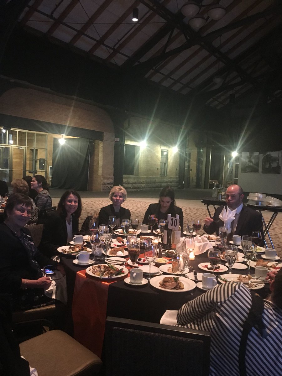 Thanks to our table hosts at the #MNInnocenceProject #UnitedLanguageGroup and #KevinHearn for a fabulous evening! <a href="/jhbergquist/">JustJudyMN</a> <a href="/klf929/">Kari Frangos</a> <a href="/acedsonline/">ACEDS</a> <a href="/mackmary/">Mary Mack</a>