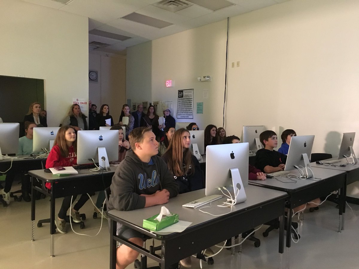 OTHSTV's tweet photo. It was so great to see the future of the Spartan Update tonight at the 8th Grade Open House!! Thanks to everyone who came!! ๐
พ๏ธ๐ฌ #Classof2022 #OTHSTV #SpartanLegacy https://t.co/EKT2WPLfLi