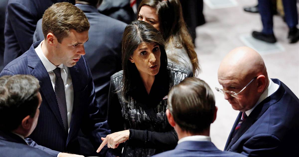 NBCNews's tweet photo. Russia vetoes UN resolution on Syria chemical weapons inquiry https://t.co/gtNljVzomC https://t.co/dgaUpwi6mD