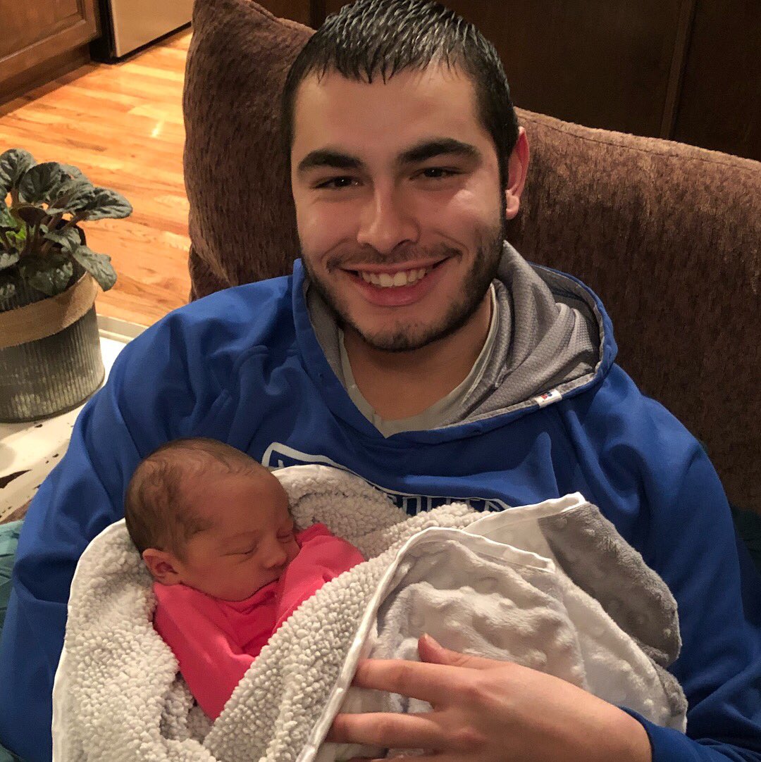 kale_becker32's tweet photo. Aleigha Lynn 🎀💗 I have a NIECE 😍 I love you already sweetie!! https://t.co/HZ39yud92t