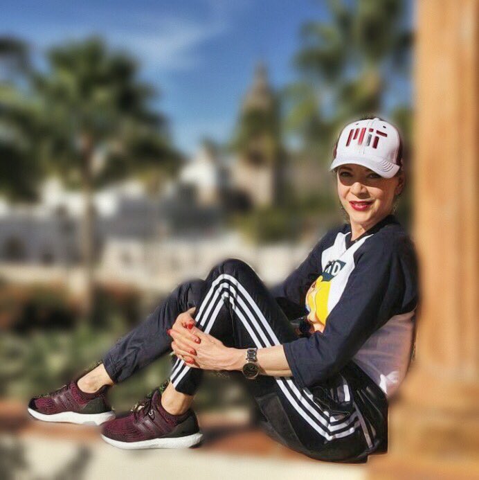 no existe nada más bonito que aquel sentimiento enorme q me ha llevado tras de ti, tras tu talento, tras tu belleza, te quiero y te admiro 💗