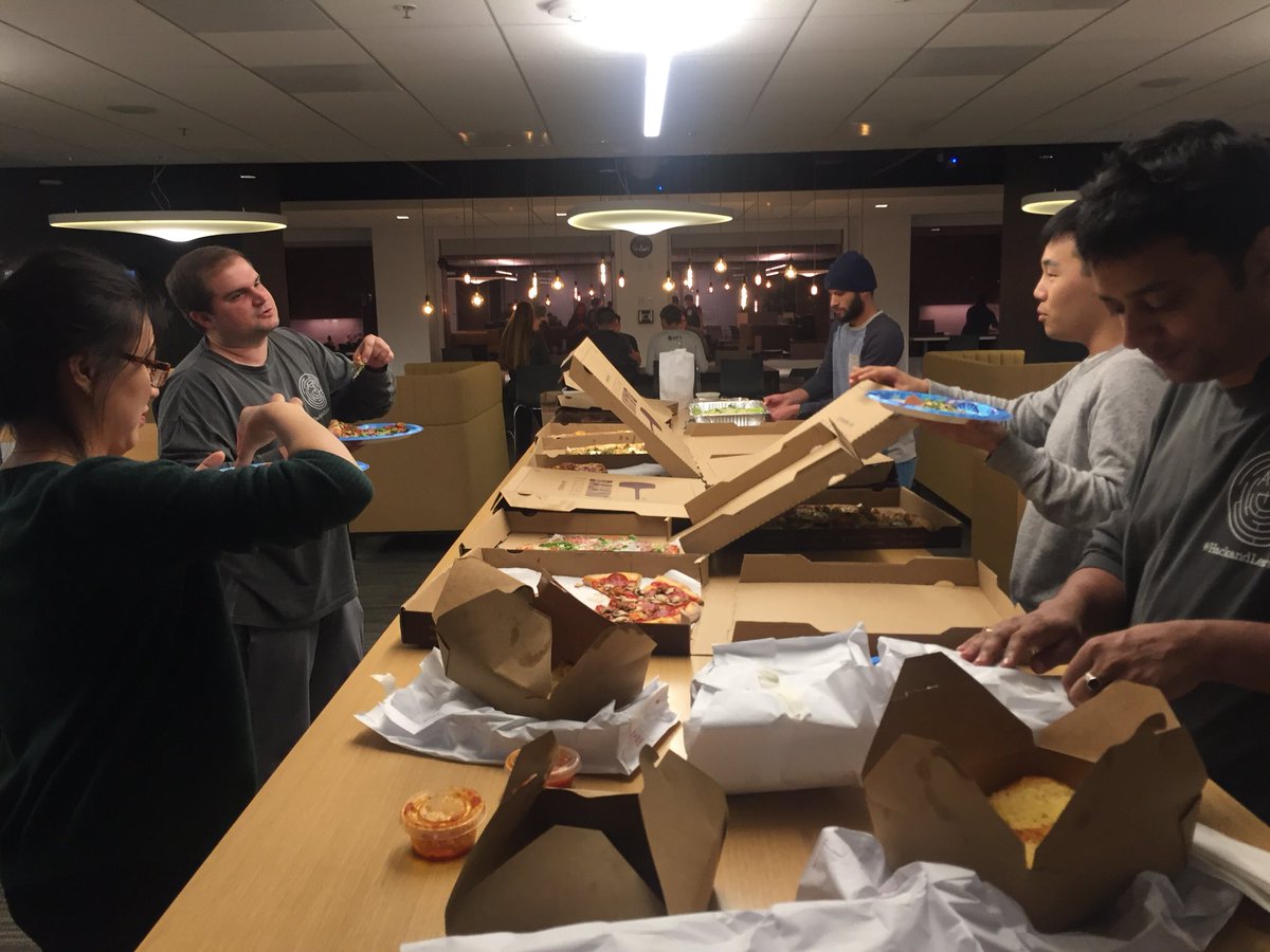 HackandLearn13's tweet image. Pizza’s here!