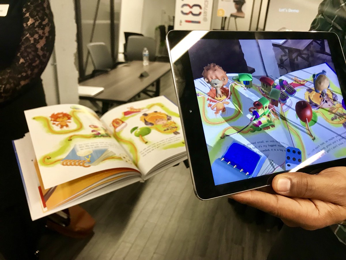lanamitric's tweet photo. Reading a book and learning anatomy have never been more fun! #VirtualReality #AugmentedReality #ex3labs #chicago #EdTech #1871 https://t.co/Y5gjTgJHKH