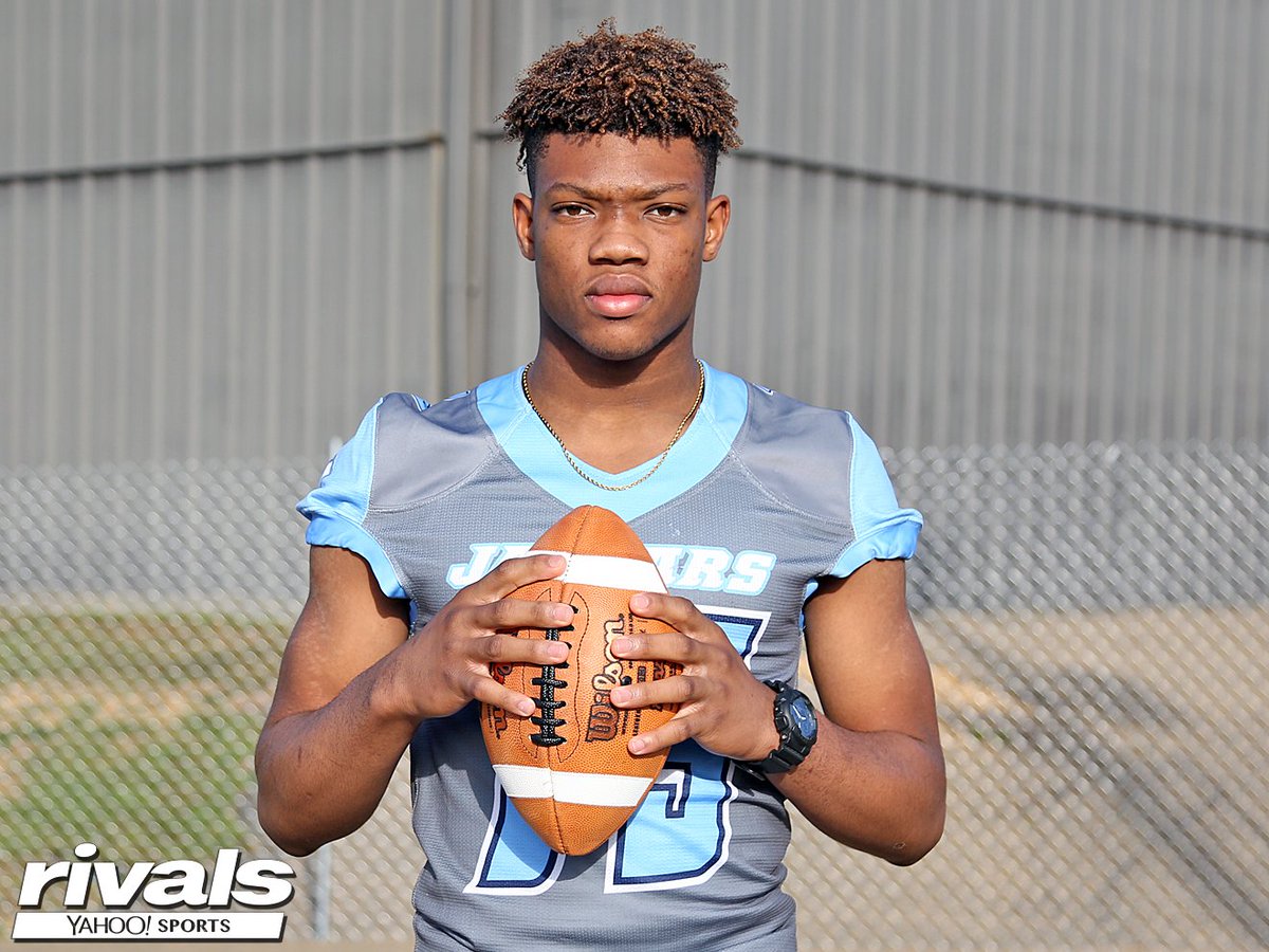 ChadSimmons_'s tweet photo. Spent time with numerous talented prospects in Mississippi today and one was 2020 ATH/QB Alijah Martin at North Pike HS. You will hear his name a lot in the future. https://t.co/jha72a3QXh https://t.co/q6gnAdr0dK