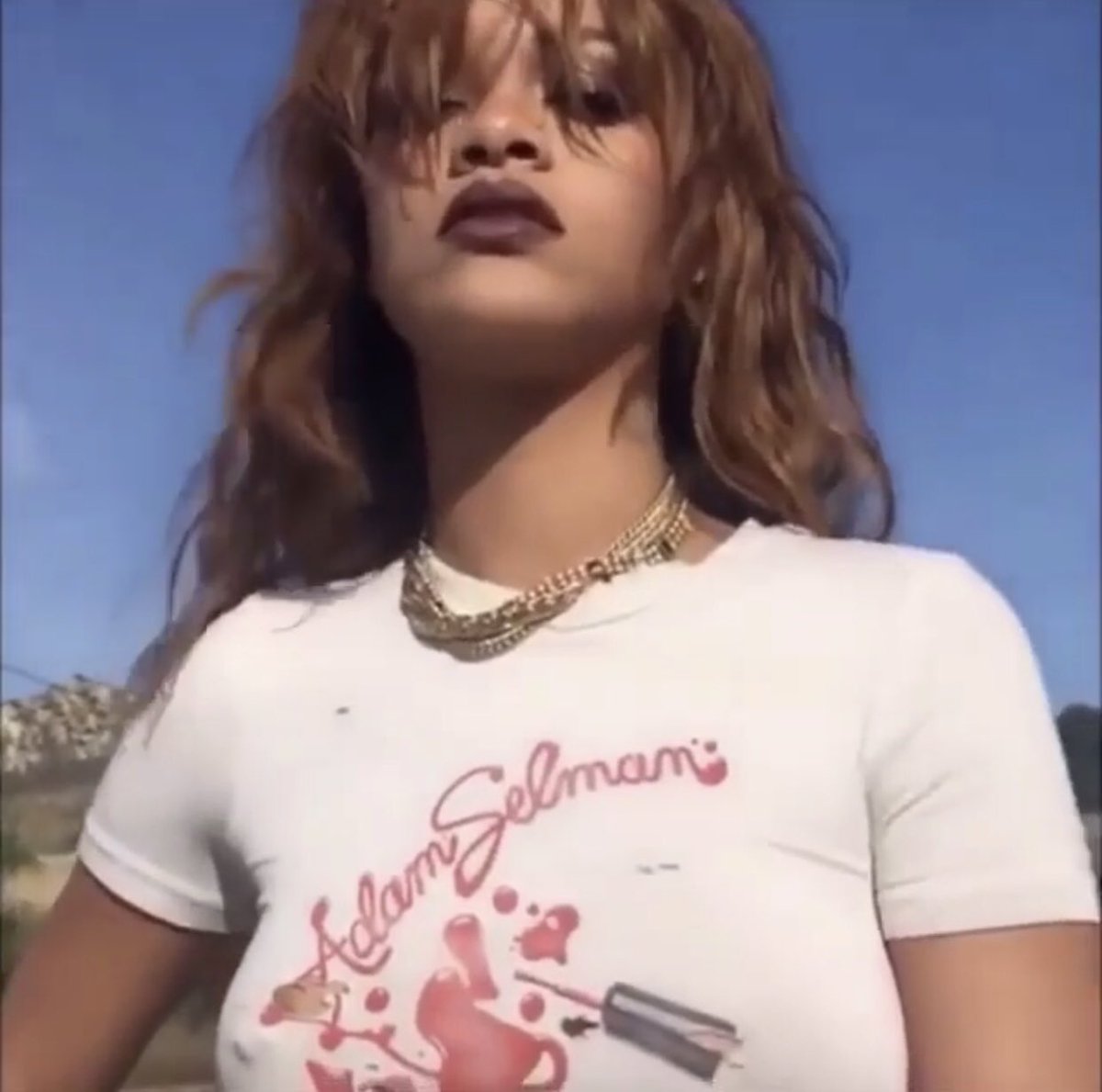 QueenyDeeLuxe's tweet photo. Hi there. @rihanna #badgirlriri #Rihanna #msfenty #wildwildthoughts https://t.co/QiyYVTWRjD
