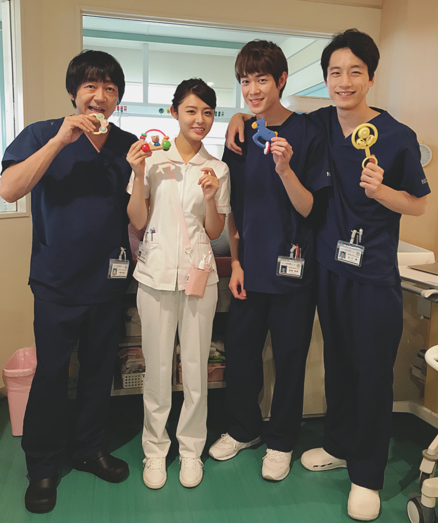 コウノドリ Dvd3月28日発売 No Twitter コウノドリ第６話まで あと１０時間 新生児科チームでカウントダウン 大森南朋 坂口健太郎 宮沢氷魚 古畑星夏 Nicu ベビー T Co Oihrax6foq Twitter