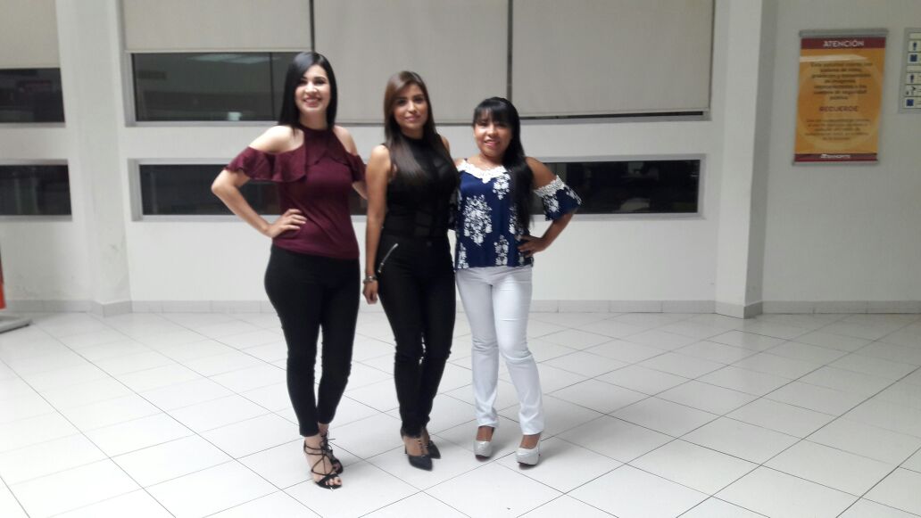 beroniika's tweet photo. Posadeando jajajaja https://t.co/zKLdCS4tbI