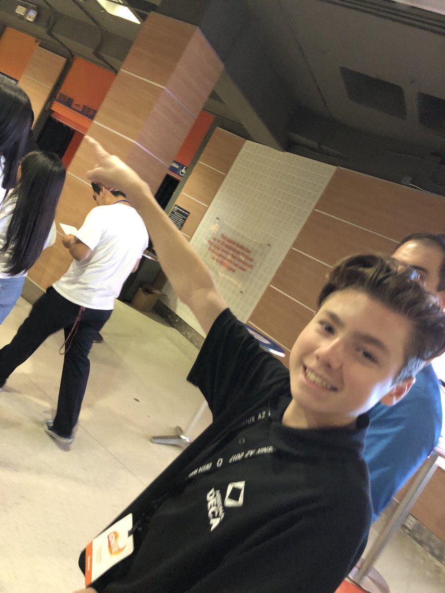 chap_deca's tweet image. ... to WRLC!