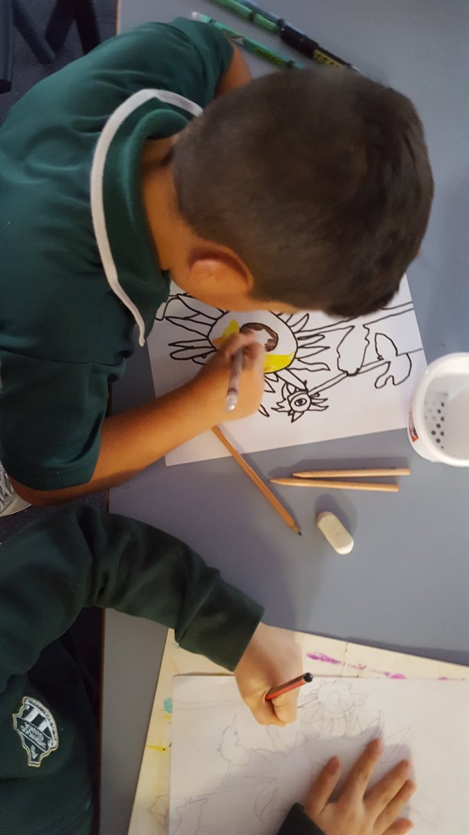 mazuohk's tweet photo. One of our favourite lessons! Observational drawing during visual arts this afternoon. So proud! @Sherwood_Grange #2K2017 https://t.co/hzQAsixdlX