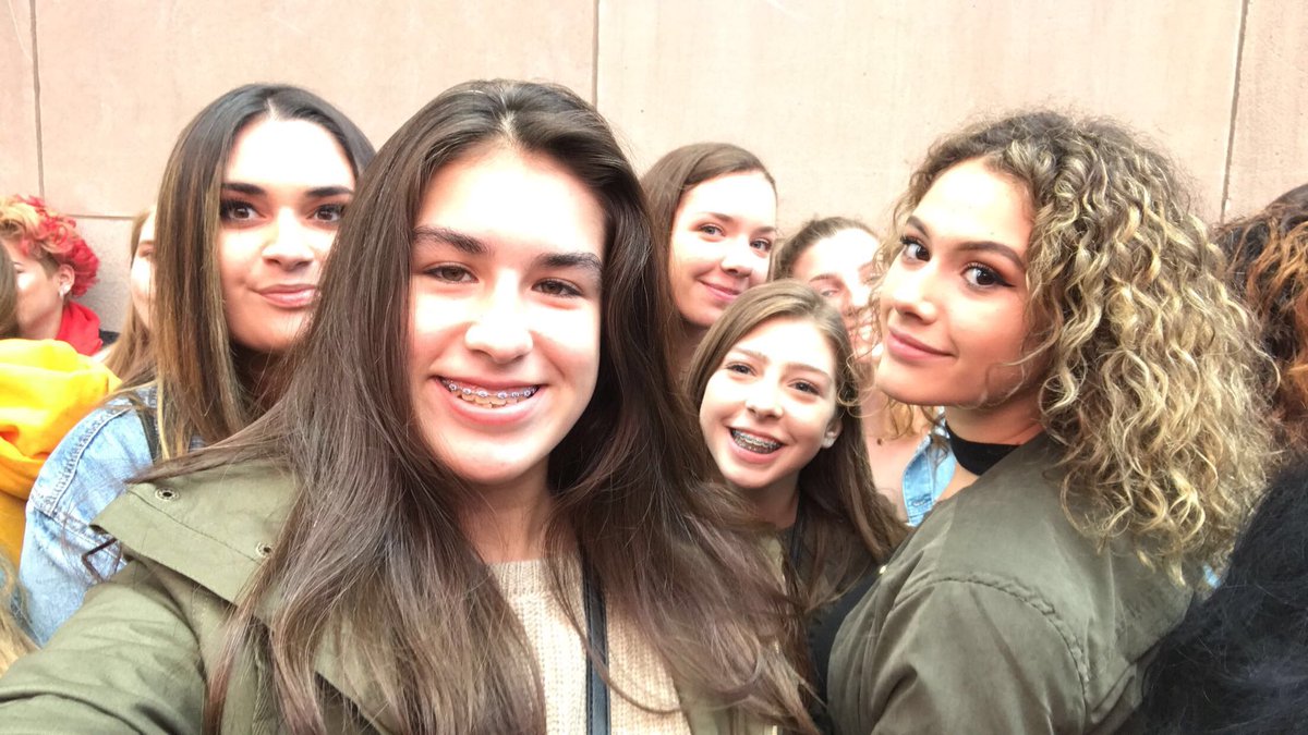 kindakels_'s tweet image. miss my girlies  
@timeoutdolan @dolanstrash @adorabledolann