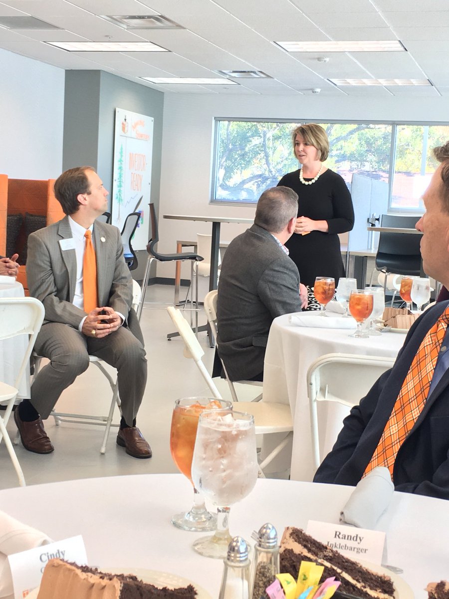 bev_dav's tweet image. Thank you Stacey Patterson @UTRF today supporting  our Business Accelerator with  #Chancellor’sAssociates 50 UT start-ups  and counting!